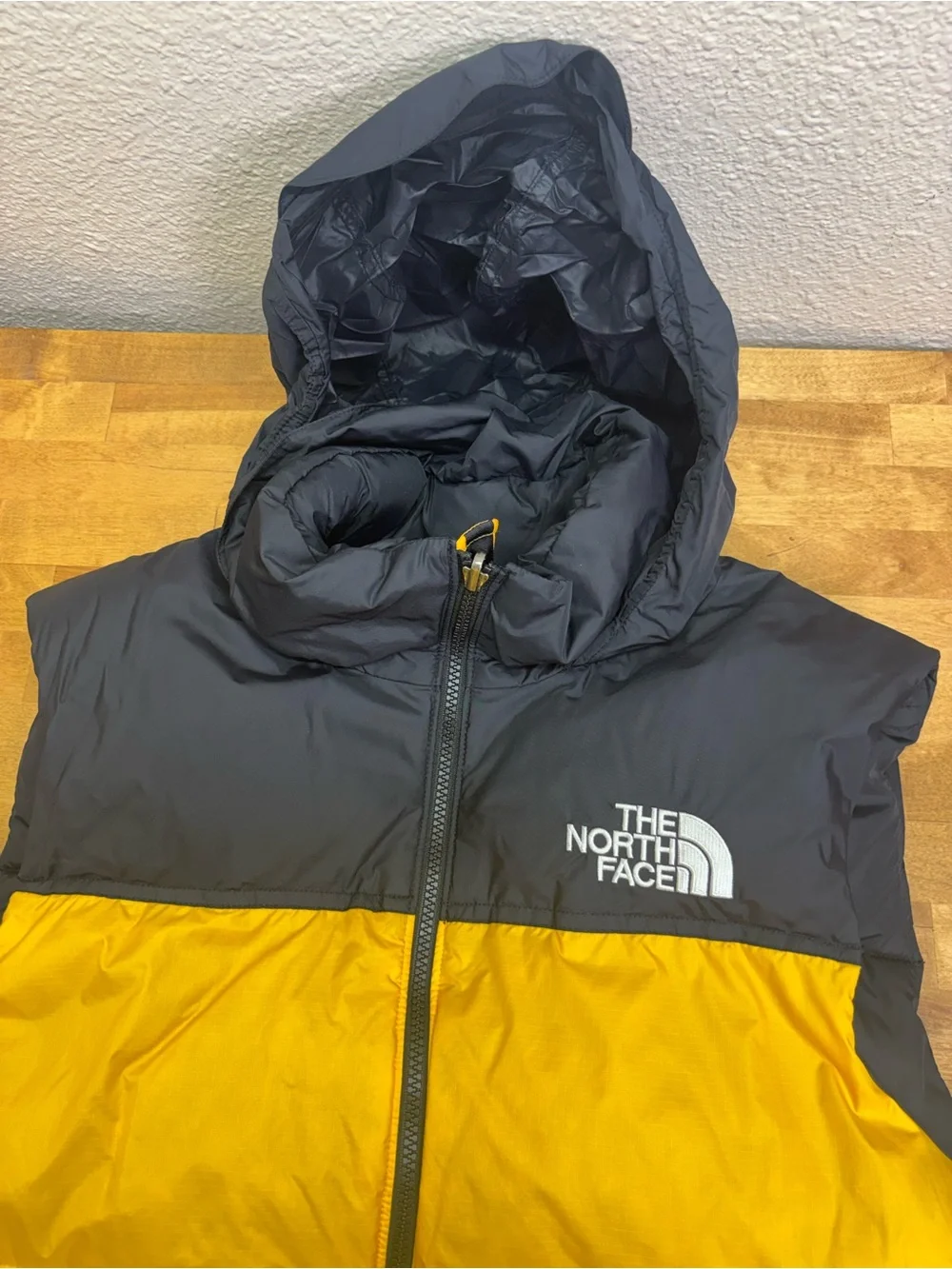 The North Face 1996 Retro Nuptse Vest Yellow Black 700 Down Puffer Mens L